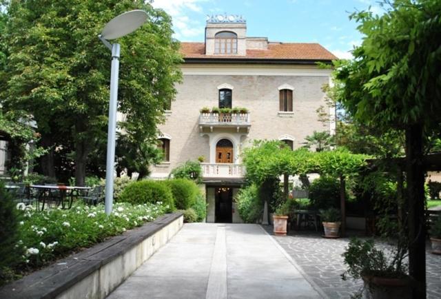 Deco Hotel Perugia Eksteriør bilde