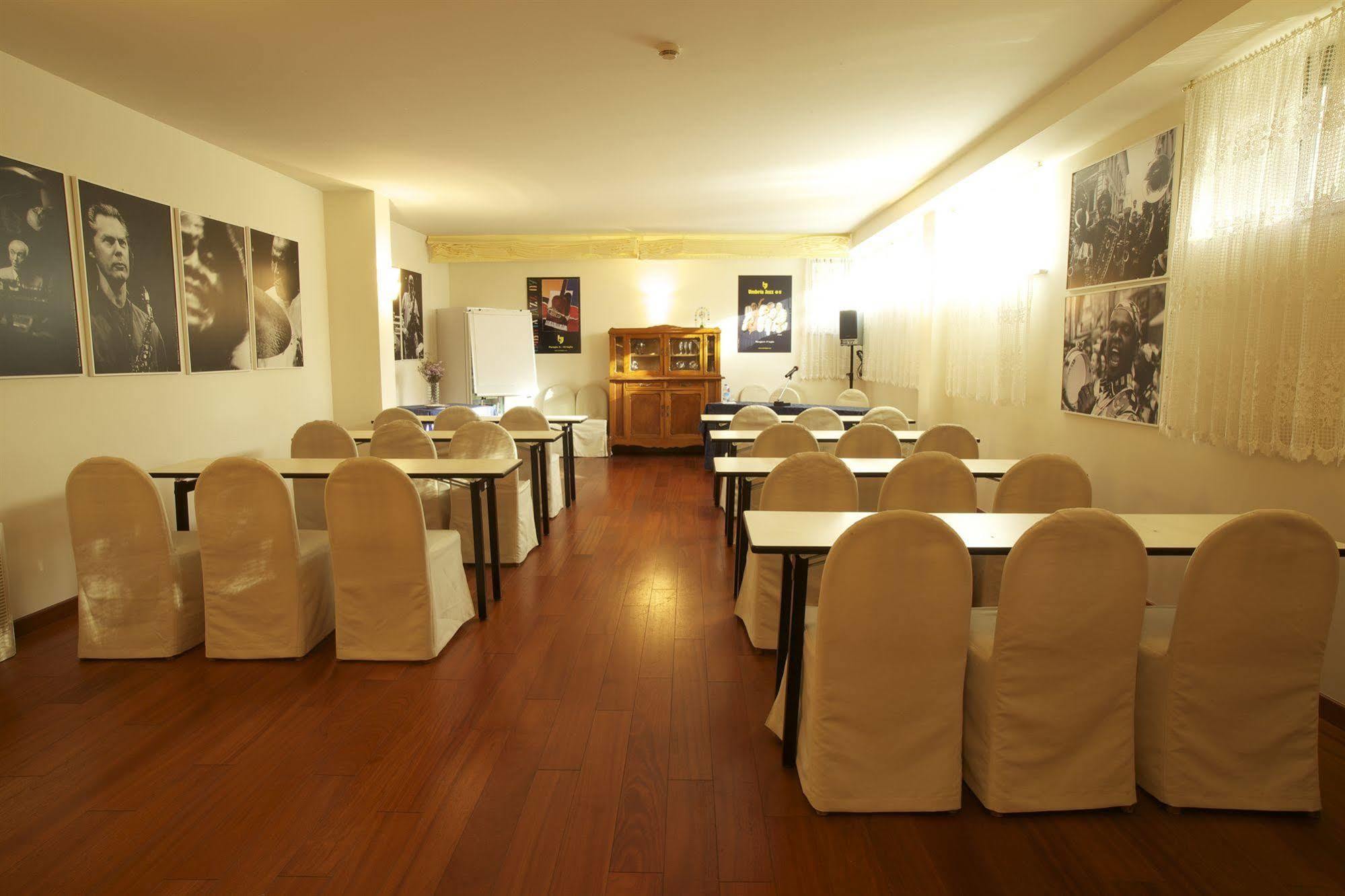 Deco Hotel Perugia Eksteriør bilde